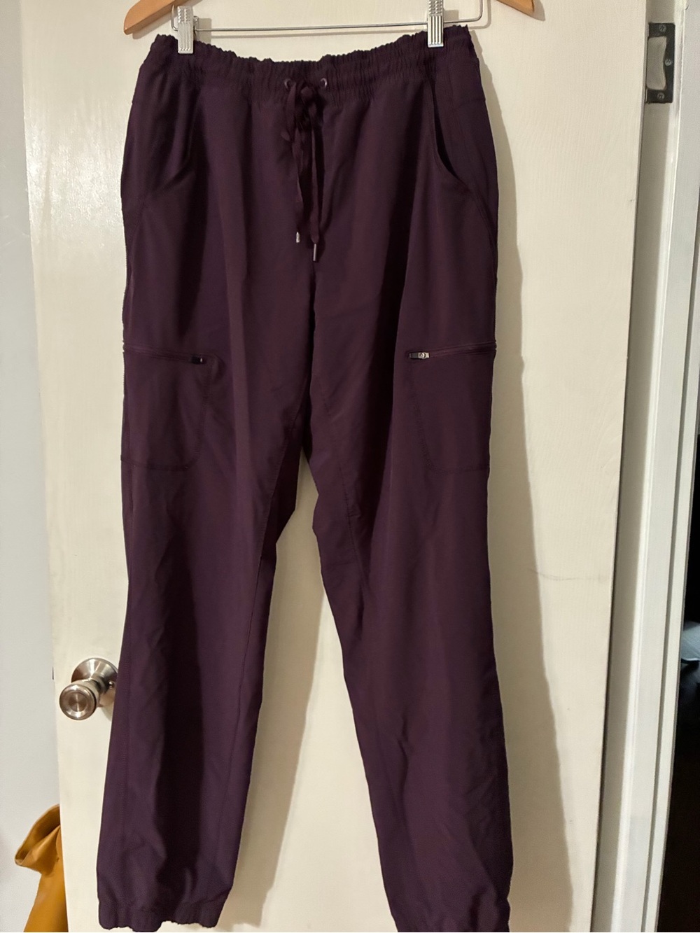 Eddie Bauer Women’s Elastic Waist Cargo Pants Deep Plum Snow Nylon